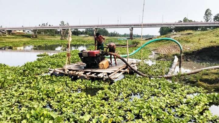 বালু তোলায় হুমকিতে ৫০ কোটি টাকার সেতু