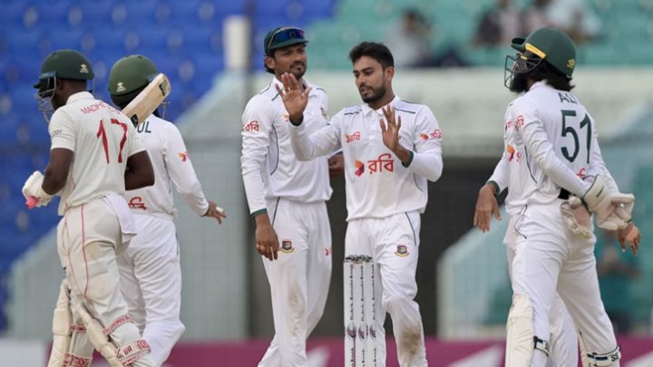 ইনিংস ব্যবধানে জিম্বাবুয়েকে হারিয়ে বাংলাদেশের সিরিজ ভাগাভাগি