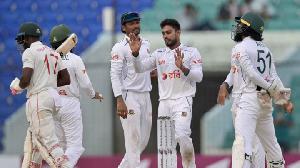 ইনিংস ব্যবধানে জিম্বাবুয়েকে হারিয়ে বাংলাদেশের সিরিজ ভাগাভাগি