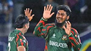 ম্যাচের আগেই লাহোর কালান্দার্সে যোগ দিলেন রিশাদ